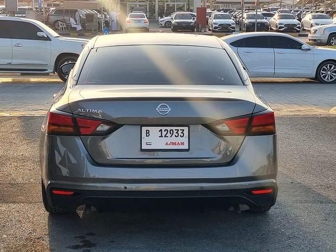 Used Nissan Altima VI (L34), 2.0 l, 2022 in Ajman, Silver color. GCC Specs | AUTO.AE
