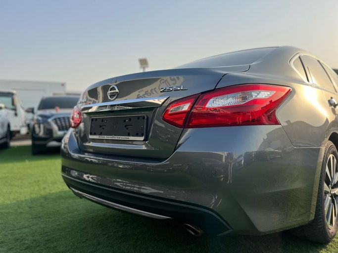 مستعملة Nissan Altima عملية فيس ليفت V (L33), 2.5 l, 2017 في في عجمان من DLC Motors، اللون رمادي. المواصفات الكورية | AUTO.AE | إعلان #261586