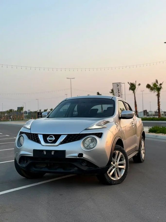 Подержанный Nissan Juke I Рестайлинг, 1.6 л, 2016 в Аджмане от EBARIZ AUTO Серебристый цвет. GCC | AUTO.AE | Объявление #271230