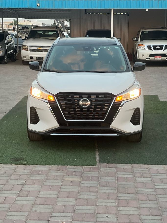 مستعملة ⁦Nissan Kicks I (P15)، 1.6 l، 2021⁩ في في الإمارات, عجمان من RAOUS AL JEBAAL، اللون أبيض. المواصفات الأمريكية | AUTO.AE | إعلان #287252