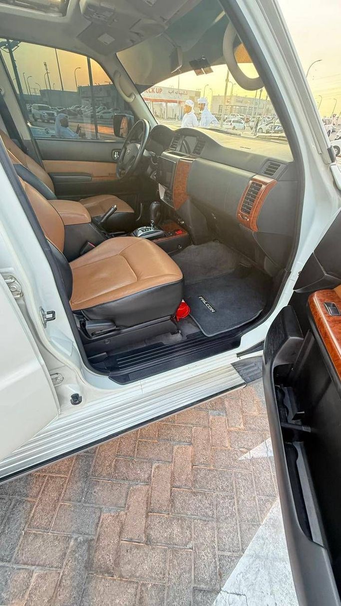 Новый Nissan Patrol V (Y61) Рестайлинг, 4.8 л, 2019 в Аджмане от Black Edition Motors Белый цвет. Other | AUTO.AE