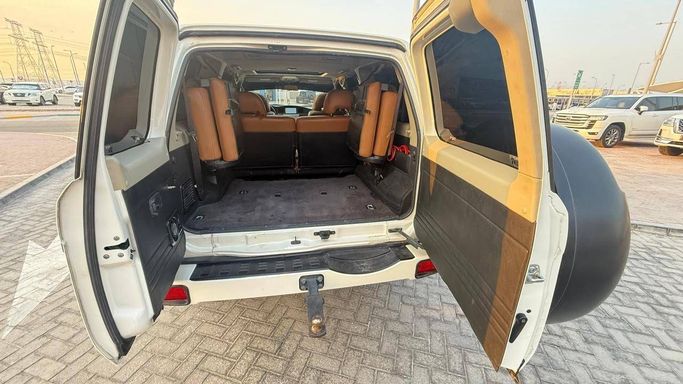 Новый Nissan Patrol V (Y61) Рестайлинг, 4.8 л, 2019 в Аджмане от Black Edition Motors Белый цвет. Other | AUTO.AE