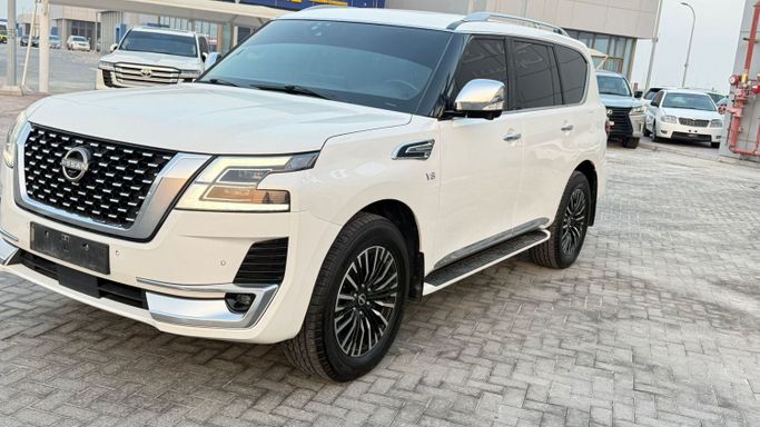 Новый Nissan Patrol VI (Y62) Рестайлинг 2, 5.6 л, 2022 в Аджмане от Black Edition Motors Белый цвет. Other | AUTO.AE