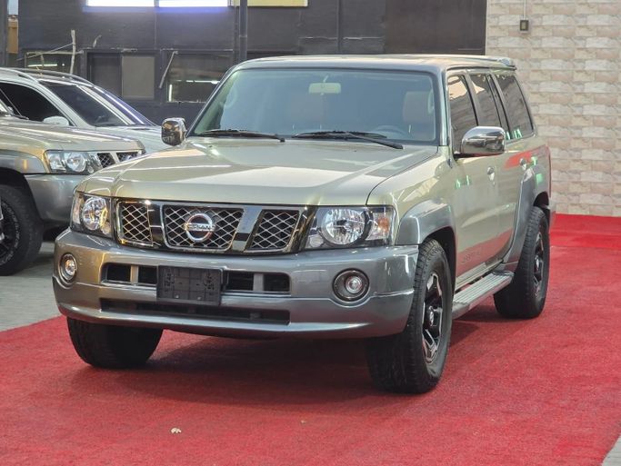 Подержанный Nissan Patrol V (Y61) Рестайлинг, 4.8 л, 2020 в Аджмане от Abu Rashid Cars  Золотистый цвет. GCC | AUTO.AE
