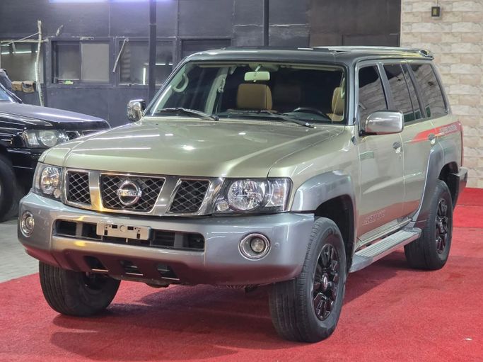 Подержанный Nissan Patrol V (Y61) Рестайлинг, 4.8 л, 2019 в Аджмане от Abu Rashid Cars  Золотистый цвет. GCC | AUTO.AE