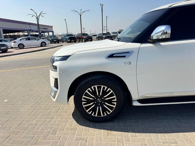 Used Nissan Patrol VI (Y62) Facelift 2, 4.0 l, 2022 in Ajman by Auto Zone, White color. Other | AUTO.AE