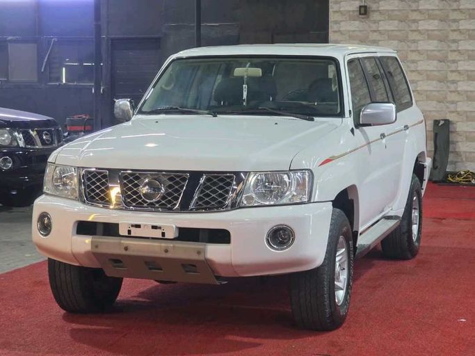 Подержанный Nissan Patrol V (Y61) Рестайлинг, 4.8 л, 2019 в Аджмане от Al Jernas Used Cars Trading FZE Белый цвет. GCC | AUTO.AE