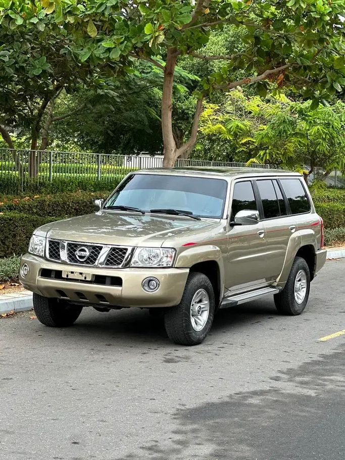 مستعملة Nissan Patrol عملية شد الوجه V (Y61), 4.8 l, 2020 في في عجمان من WB FINE CARS، اللون ذهبي. مواصفات الخليج | AUTO.AE
