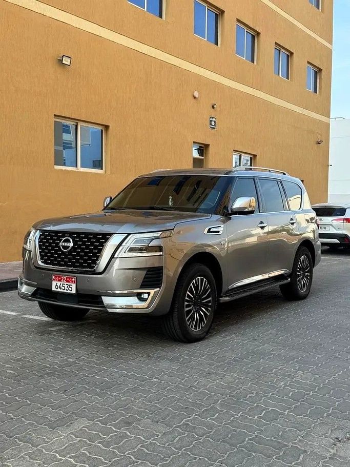 Подержанный Nissan Patrol VI (Y62), 5.6 л, 2013 в Аджмане от WB FINE CARS Серый цвет. GCC | AUTO.AE