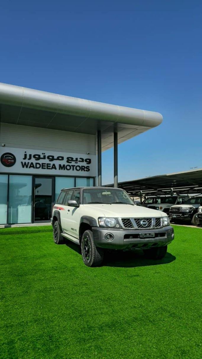 Used Nissan Patrol V (Y61) Facelift, 4.8 l, 2021 in Ajman by WADEEA MOTORS, White color. GCC Specs | AUTO.AE