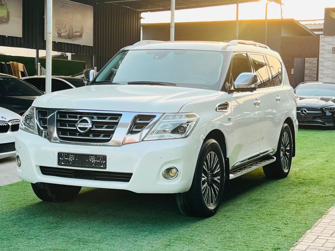 مستعملة Nissan Patrol عملية فيس ليفت VI (Y62), 5.6 l, 2014 في في الإمارات, عجمان من Al Jernas Used Cars Trading FZE، اللون أبيض. مواصفات الخليج | AUTO.AE | إعلان #278902