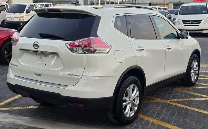 Used Nissan Rogue II, 2.5 l, 2016 in Ajman by Al Hilal Motors, White color. American Specs | AUTO.AE
