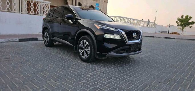 مستعملة Nissan Rogue ثالثاً, 2.5 l, 2021 في في عجمان من AL AREF MOTORS FZC، اللون أسود. أخرى | AUTO.AE