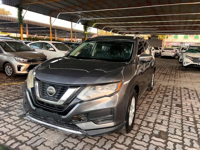 مستعملة Nissan Rogue فيس ليفت الثاني, 2.5 l, 2018 في في عجمان من Horizon International Used Cars، اللون رمادي. المواصفات الأمريكية | AUTO.AE | إعلان #272082