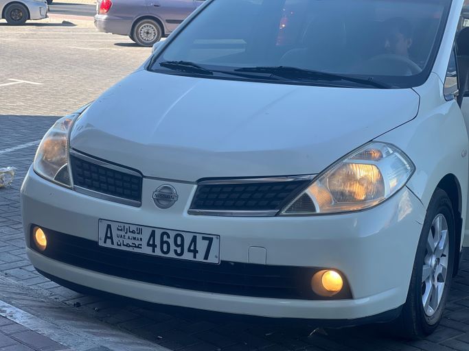 مستعملة Nissan Tiida I, 1.5 l, 2008 في في عجمان، اللون رملي. المواصفات اليابانية | AUTO.AE | إعلان #267736
