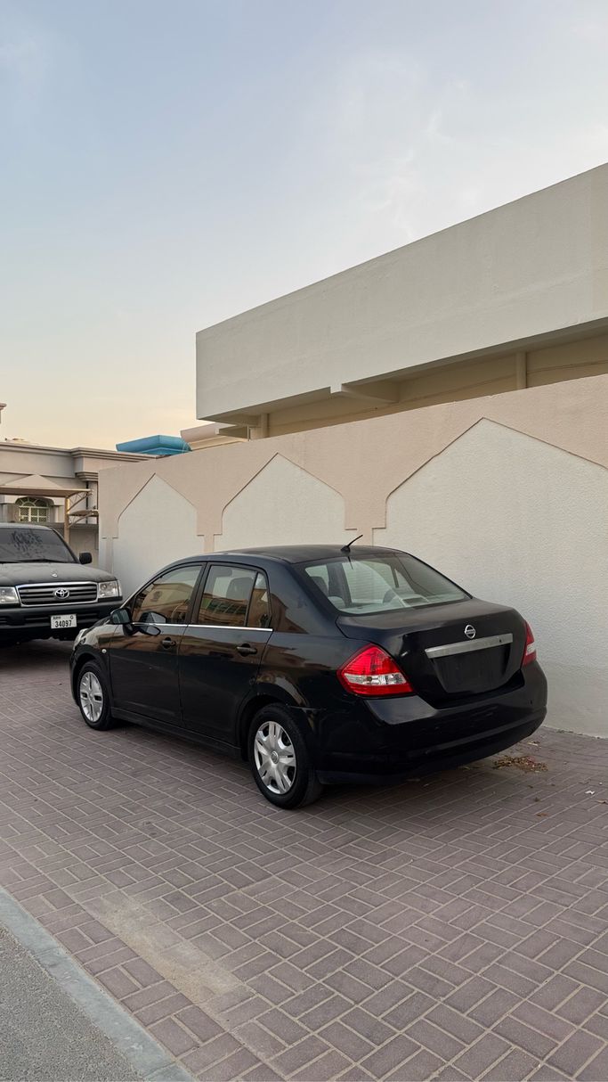 مستعملة Nissan Tiida I, 1.6 l, 2009 في في عجمان، اللون أسود. مواصفات الخليج | AUTO.AE | إعلان #271758