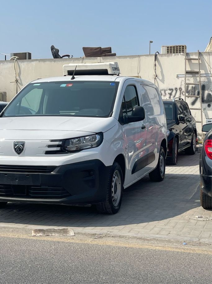 Used Peugeot Partner III Facelift, 1.5 l, 2025 in Ajman, White color.  | AUTO.AE