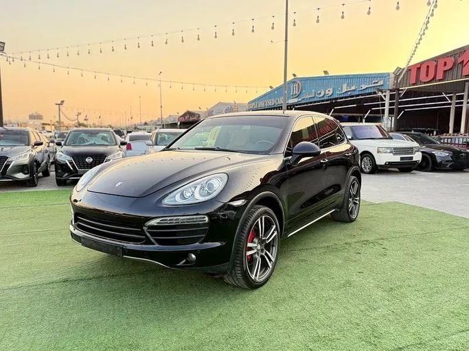 مستعملة Porsche Cayenne S II (958), 4.8 l, 2012 في في عجمان من TOP 1 MOTORS، اللون أسود. مواصفات الخليج | AUTO.AE