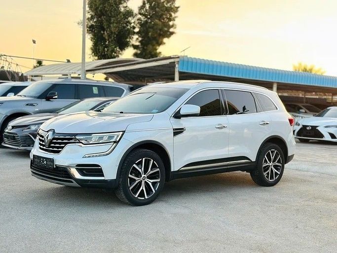 Подержанный Renault Koleos II Рестайлинг, 2.5 л, 2023 в Аджмане от SHEIKH MORAD USED CARS Белый цвет. GCC | AUTO.AE