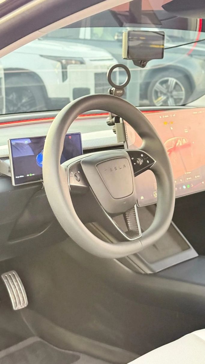 Подержанный Tesla Model 3 I Рестайлинг, 2024 в Аджмане от Abu Rashid Cars  Синий цвет. GCC | AUTO.AE