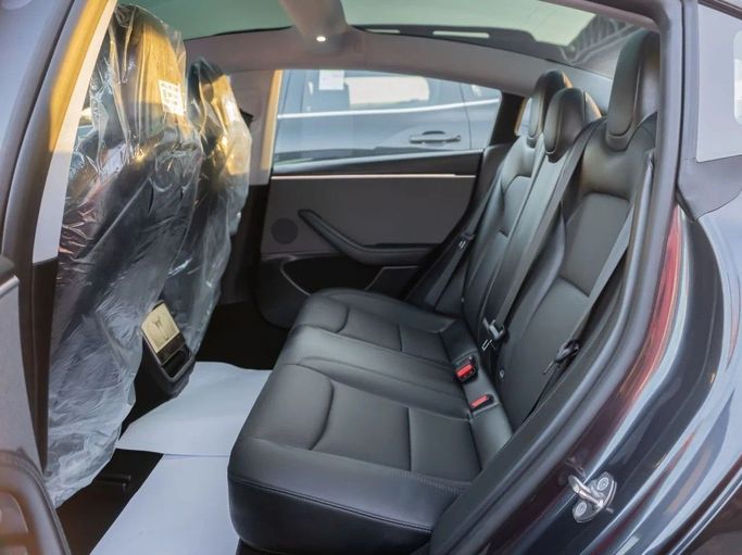 Новый Tesla Model 3 I Рестайлинг, 2024 в Аджмане от AMG Cars Серый цвет. Американская | AUTO.AE