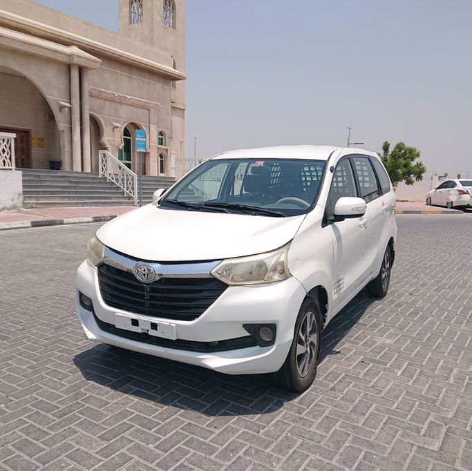 مستعملة ⁦Toyota Avanza فيس ليفت الثاني، 1.5 l، 2018⁩ في في الإمارات, عجمان، اللون أبيض. مواصفات الخليج | AUTO.AE | إعلان #286809