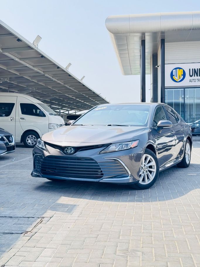 Used ⁦Toyota Camry VIII (XV70) Facelift, 2.5 l, 2021⁩ in UAE, Ajman by UNIVERSAL MOTORS, Grey color. American Specs | AUTO.AE | Listing #287873