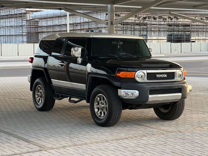 Used Toyota FJ Cruiser, 4.0 l, 2012 in Ajman by AL QIMAH CARS, Black color. GCC Specs | AUTO.AE | Listing #261348