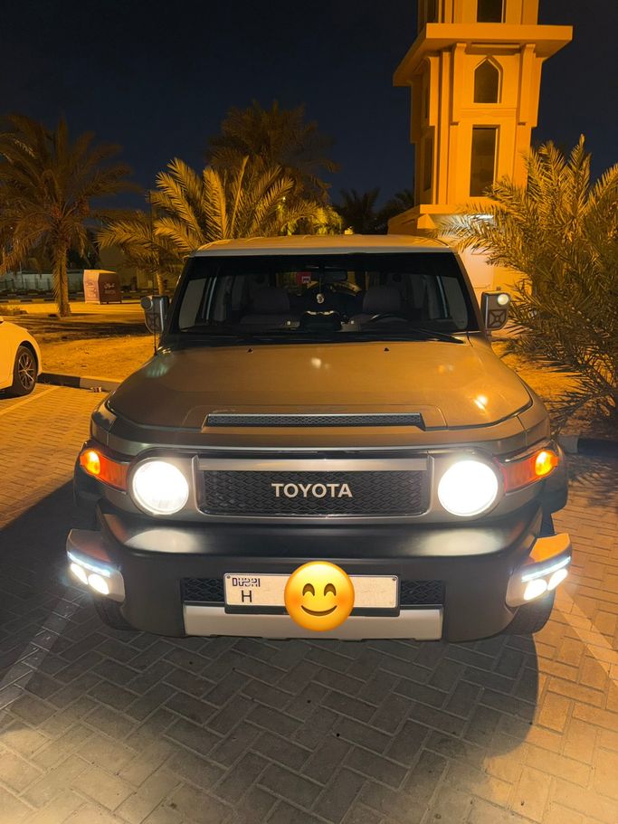 Подержанный Toyota FJ Cruiser, 4.0 л, 2010 в Аджмане Серый цвет. GCC | AUTO.AE | Объявление #268002