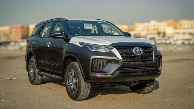 Новый Toyota Fortuner II Рестайлинг, 2.7 л, 2025 в Аджмане от WorldWideAuto FZC Серый цвет. Европейская | AUTO.AE | Объявление #270396