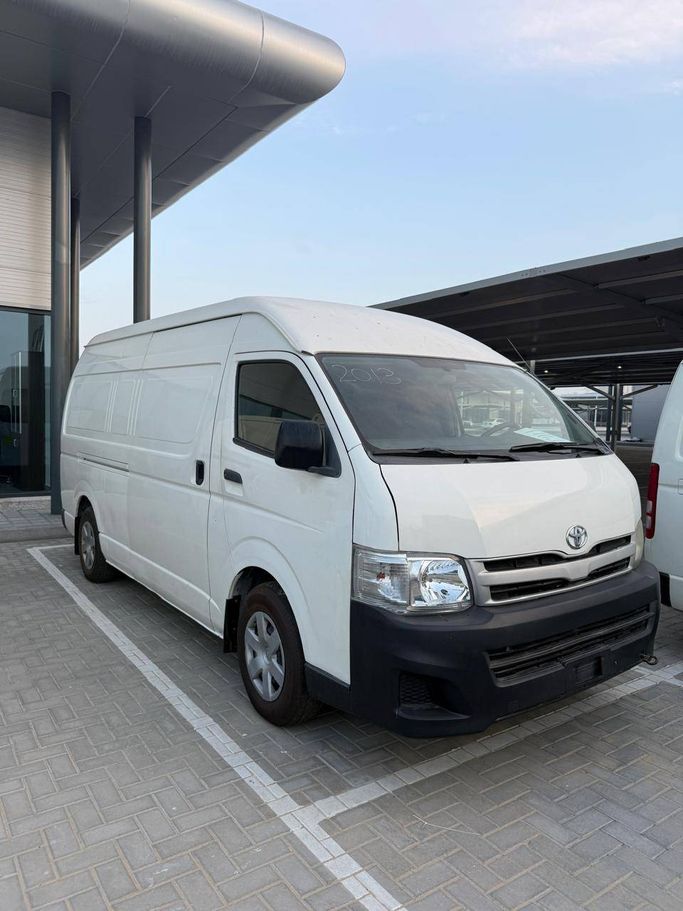 Подержанный Toyota HiAce H200 Рестайлинг, 2.7 л, 2013 в Аджмане от MALIK MOTORS FZC Белый цвет.  | AUTO.AE | Объявление #268050
