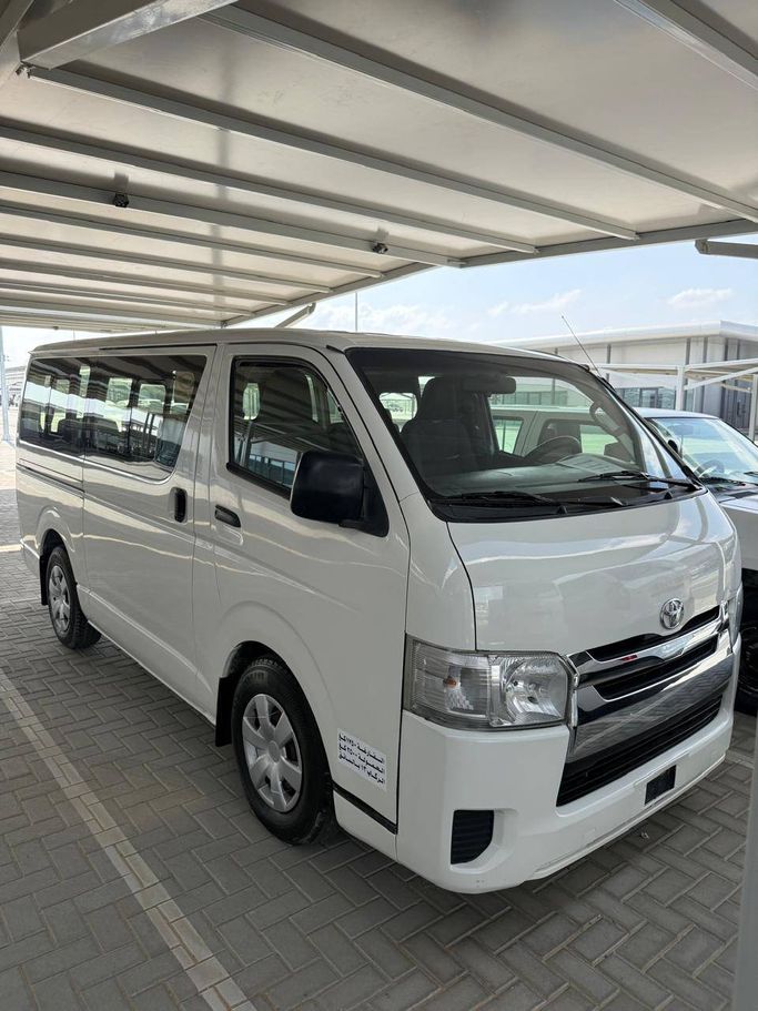 Подержанный Toyota HiAce H200 Рестайлинг, 2.0 л, 2016 в Аджмане от MALIK MOTORS FZC Белый цвет.  | AUTO.AE | Объявление #268057