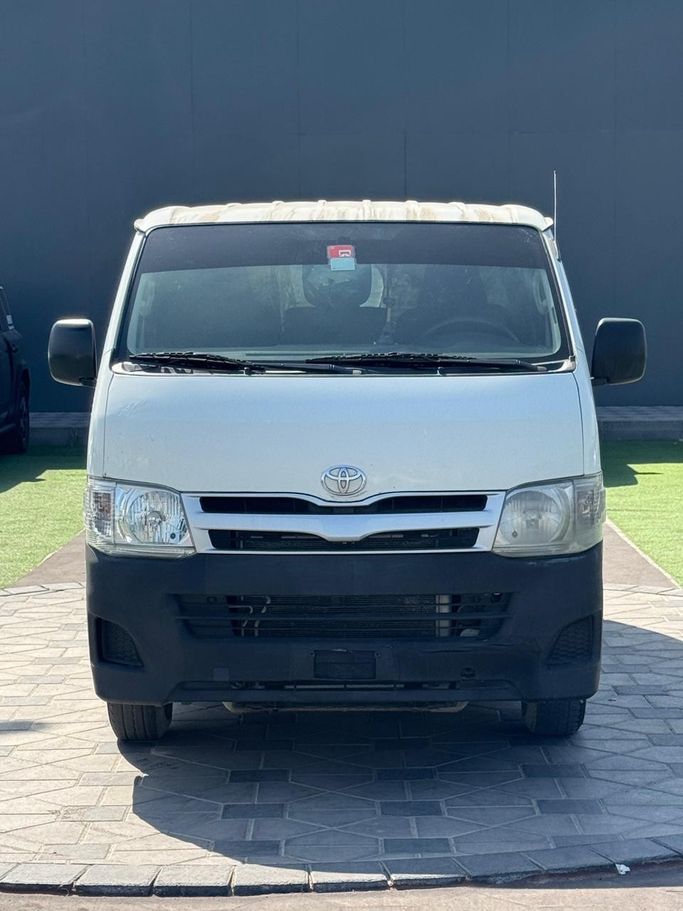 Подержанный ⁦Toyota HiAce H200 Рестайлинг, 2.7 л, 2012⁩ в ОАЭ, Аджман от DEAL CARS Белый цвет. GCC | AUTO.AE | Объявление #288533