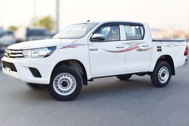 Новый Toyota Hilux VIII, 2.7 л, 2025 в Аджмане от MAKKI MOTORS Белый цвет. GCC | AUTO.AE