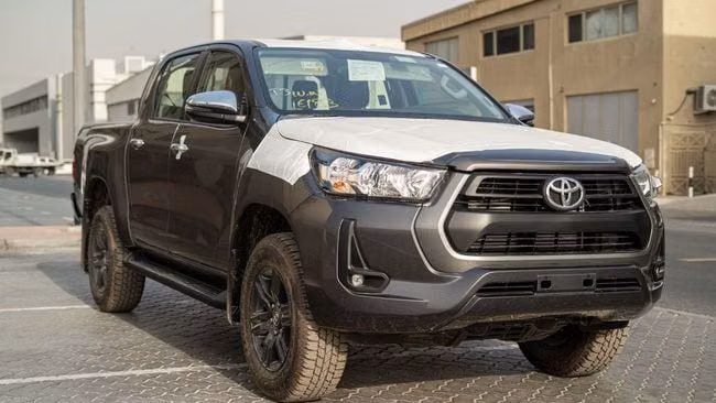 جديدة Toyota Hilux عملية فيس ليفت الثامن 2, 2.8 l, 2025 في في عجمان من WorldWideAuto FZC، اللون رمادي. المواصفات الأوروبية | AUTO.AE | إعلان #270283