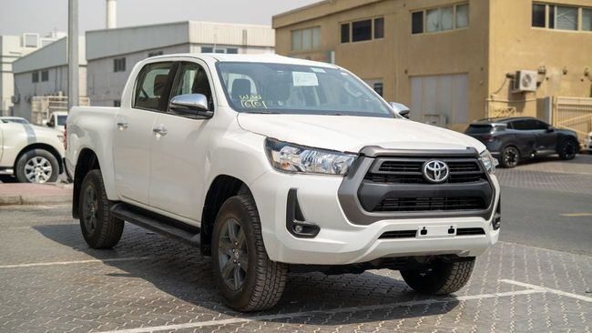 Новый Toyota Hilux VIII Рестайлинг 2, 2.8 л, 2025 в Аджмане от WorldWideAuto FZC Белый цвет. Европейская | AUTO.AE | Объявление #270475