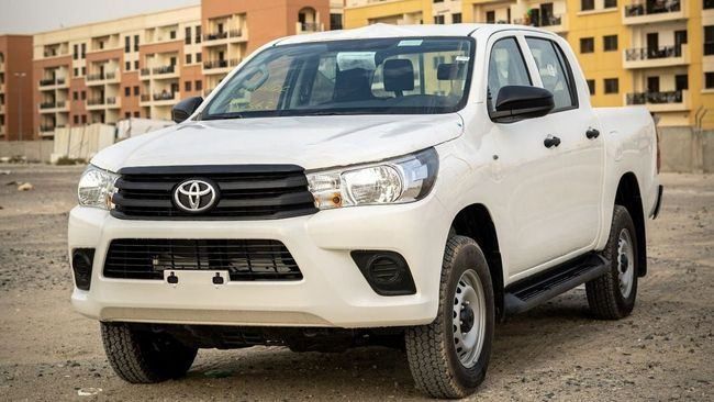 New Toyota Hilux VIII, 2.7 l, 2025 in Ajman by WorldWideAuto FZC, White color. GCC Specs | AUTO.AE | Listing #271769