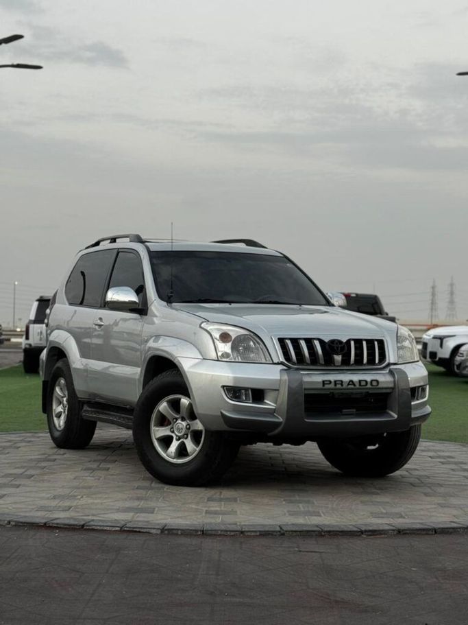مستعملة Toyota Land Cruiser Prado 120 Series 120 Series Facelift, 4.0 l, 2008 في في عجمان من DEAL CARS، اللون فضي. مواصفات الخليج | AUTO.AE