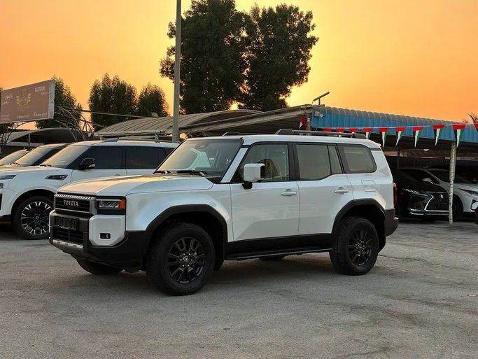 Used Toyota Land Cruiser Prado 250 Series, 2.7 l, 2024 in Ajman by SHEIKH MORAD USED CARS, White color. GCC Specs | AUTO.AE
