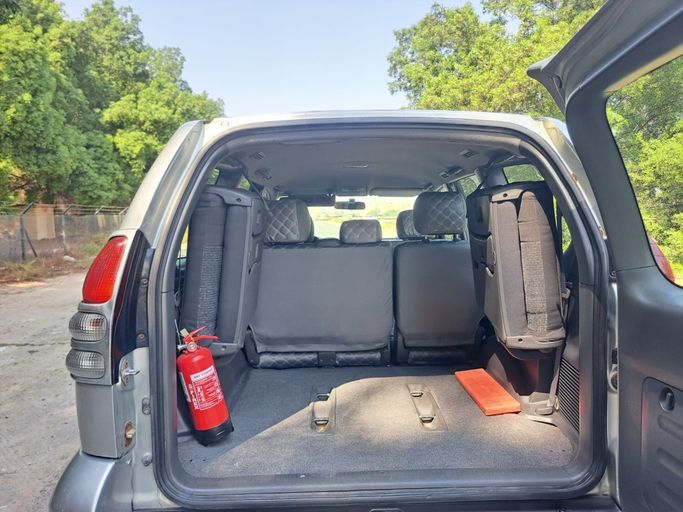 مستعملة Toyota Land Cruiser Prado 120 Series 120 Series Facelift، 2.7 لتر، 2007 في الإمارات، عجمان من Wahat Al Umra Used Cars، اللون فضي. مواصفات الخليج | AUTO.AE | إعلان #295602 — صورة 8 من 11