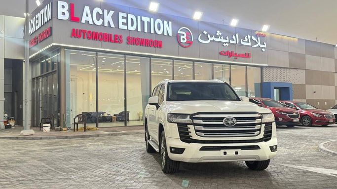 Новый Toyota Land Cruiser 300 Series, 3.4 л, 2023 в Аджмане от Black Edition Motors Белый цвет. Other | AUTO.AE