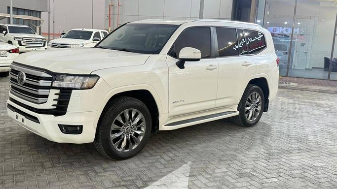 Новый Toyota Land Cruiser 300 Series, 3.4 л, 2023 в Аджмане от Black Edition Motors Белый цвет. Other | AUTO.AE