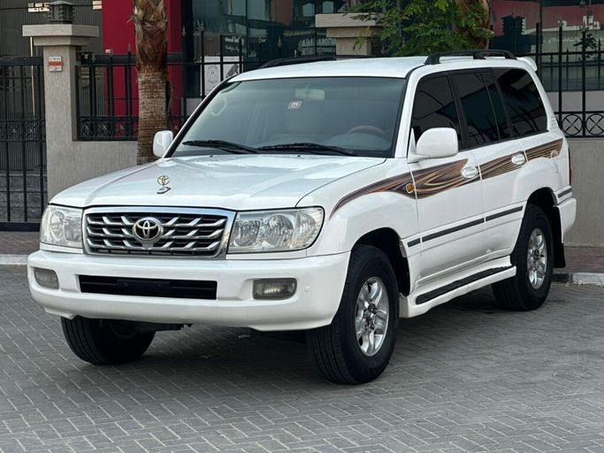 Подержанный Toyota Land Cruiser 100 Series Рестайлинг 2, 4.5 л, 2007 в Аджмане от DEAL CARS Белый цвет. GCC | AUTO.AE