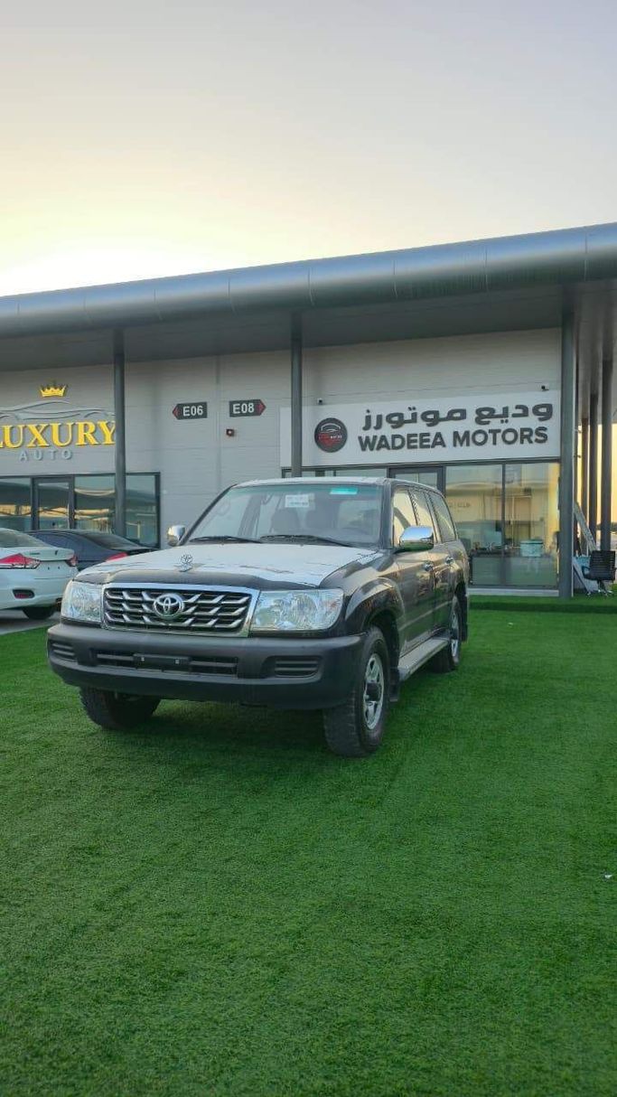 Подержанный Toyota Land Cruiser 100 Series Рестайлинг 2, 4.5 л, 2007 в Аджмане от WADEEA MOTORS Черный цвет. GCC | AUTO.AE