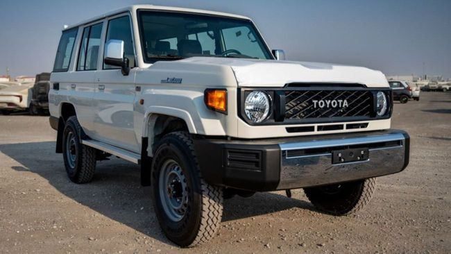 Новый Toyota Land Cruiser 70 Series Рестайлинг 2, 4.0 л, 2025 в Аджмане от WorldWideAuto FZC Белый цвет. GCC | AUTO.AE | Объявление #270440
