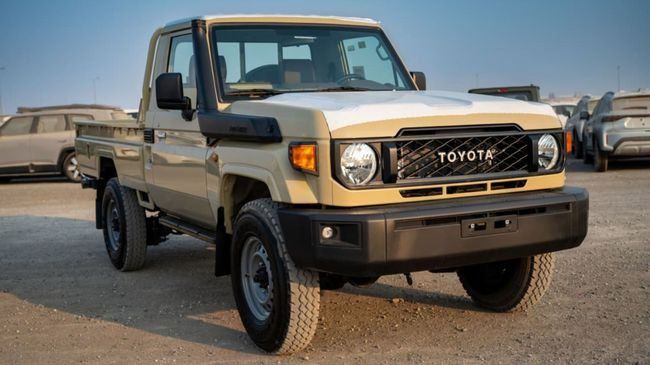 Новый Toyota Land Cruiser 70 Series Рестайлинг 2, 4.0 л, 2025 в Аджмане от WorldWideAuto FZC Бежевый цвет. GCC | AUTO.AE | Объявление #270441