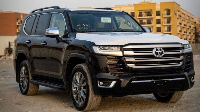 جديدة Toyota Land Cruiser Twin Turbo السلسلة 300, 3.5 l, 2025 في في الإمارات, عجمان من WorldWideAuto FZC، اللون أسود. المواصفات الأوروبية | AUTO.AE | إعلان #271798