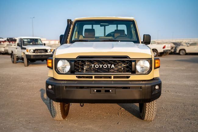 Новый Toyota Land Cruiser 70 Series Рестайлинг 2, 4.0 л, 2025 в Аджмане от WorldWideAuto FZC Бежевый цвет. GCC | AUTO.AE | Объявление #271991