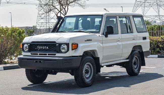 Новый Toyota Land Cruiser 70 Series Рестайлинг 2, 2.8 л, 2025 в Аджмане от WorldWideAuto FZC Белый цвет. GCC | AUTO.AE | Объявление #272124