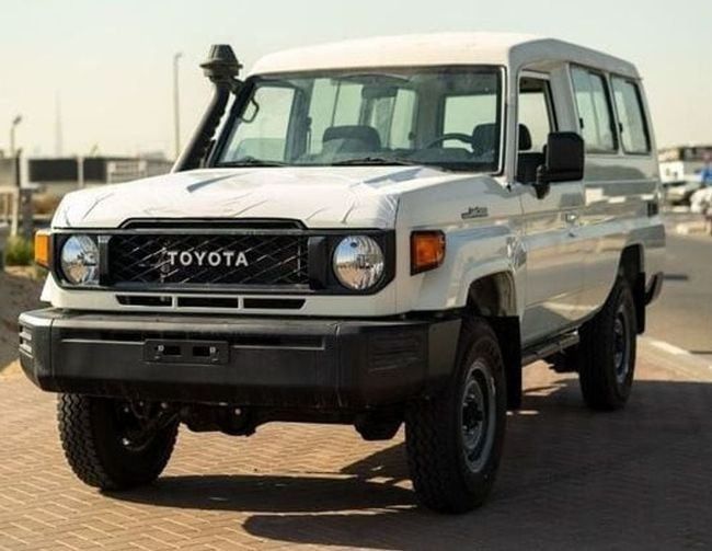 Новый Toyota Land Cruiser 70 Series Рестайлинг 2, 4.0 л, 2025 в ОАЭ, Аджман от WorldWideAuto FZC Белый цвет. Европейская | AUTO.AE | Объявление #272302